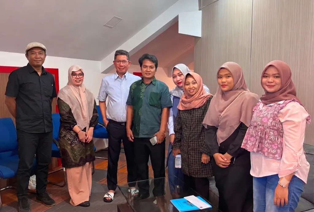 Panitia Seminar Internasional Syekh Yusuf mematangkan konsep bersama Dr. Sawedi Muhammad. (Foto: Dok.Pribadi).